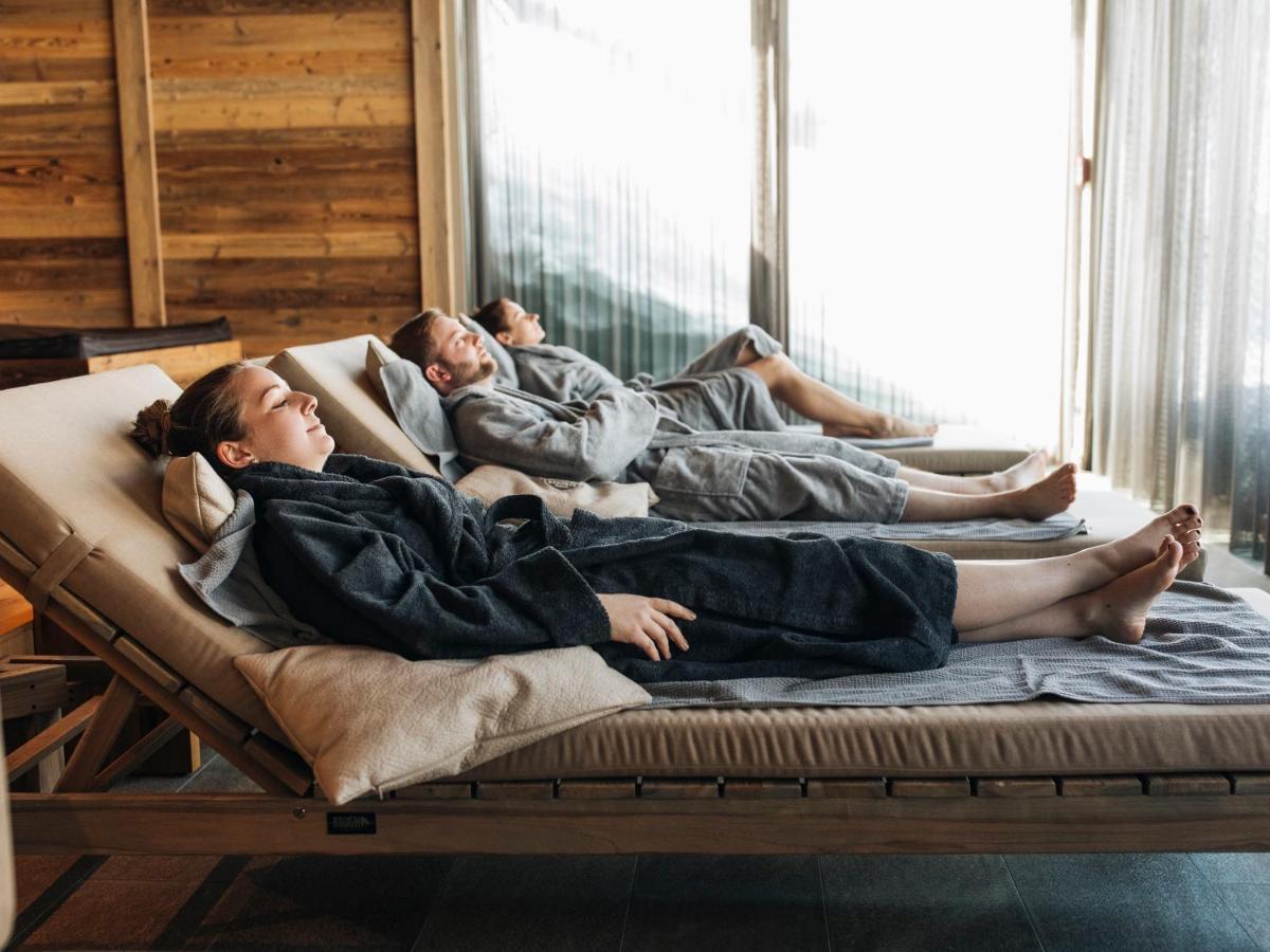 Alpenparks Hotel & Apartment Arlberg Warth Mit Pool Екстер'єр фото