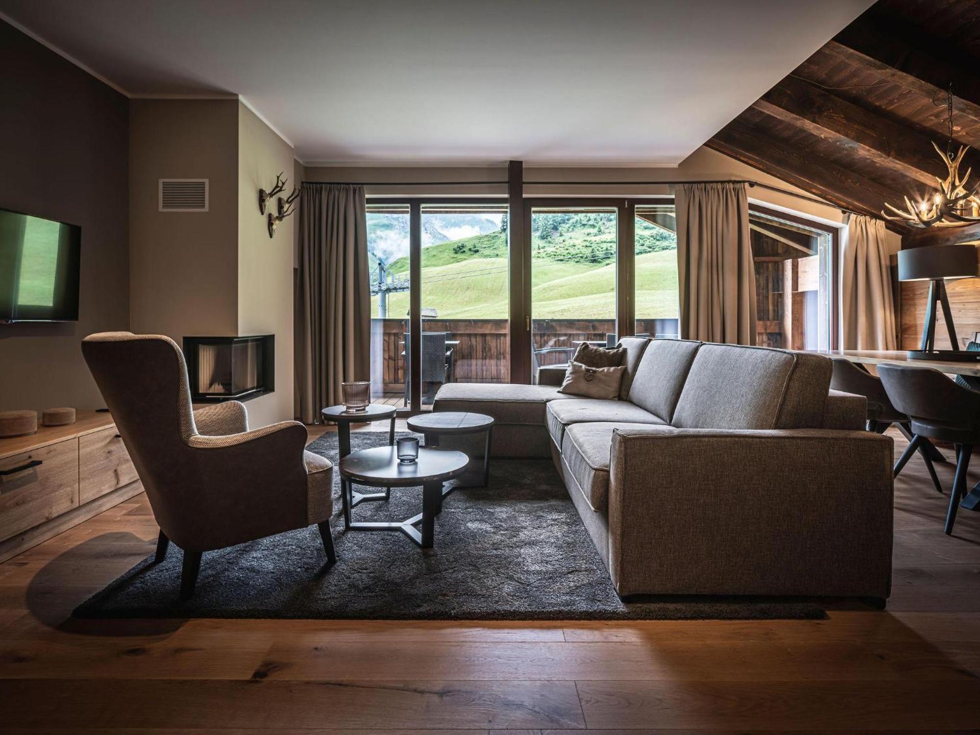 Alpenparks Hotel & Apartment Arlberg Warth Mit Pool Екстер'єр фото