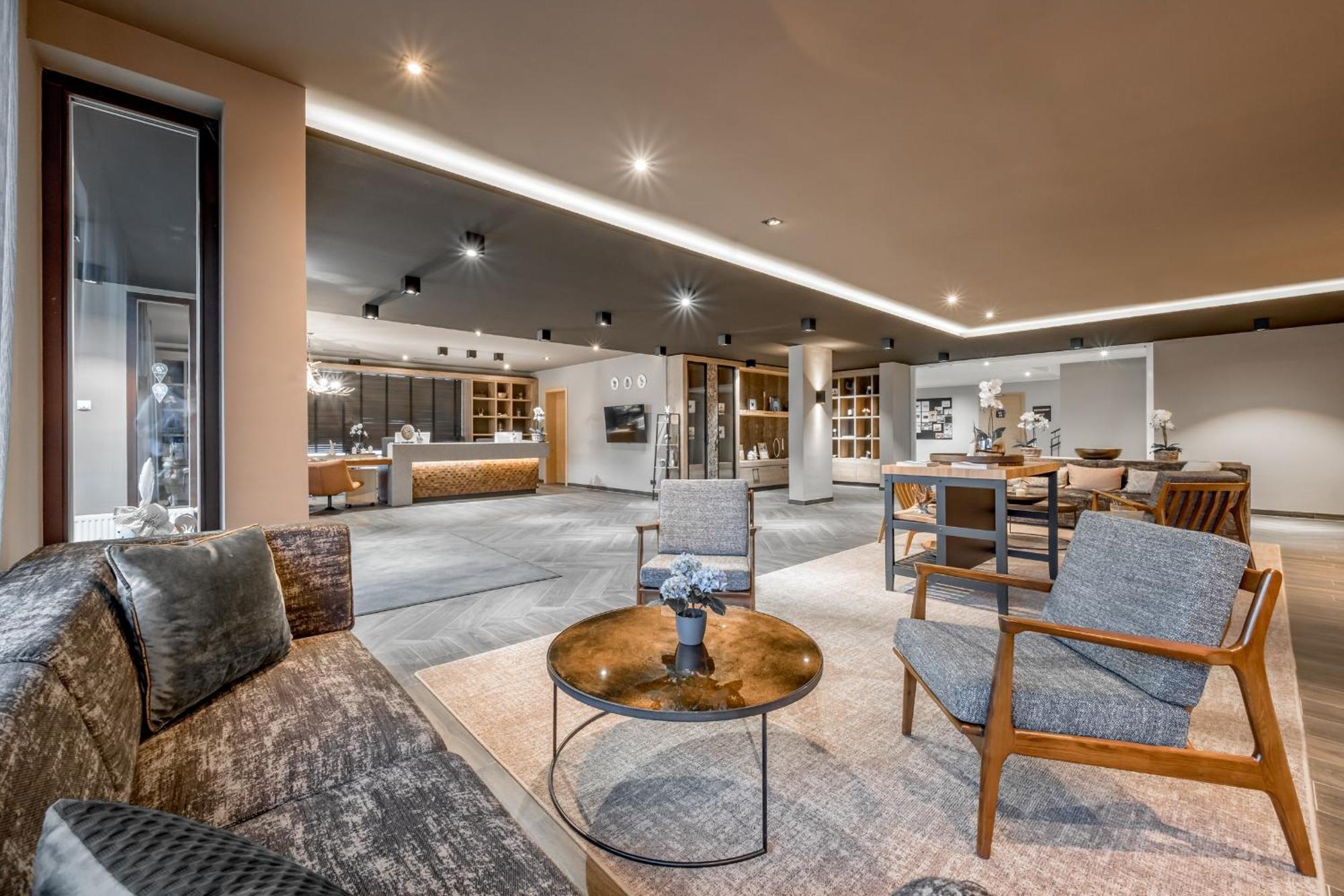 Alpenparks Hotel & Apartment Arlberg Warth Mit Pool Екстер'єр фото