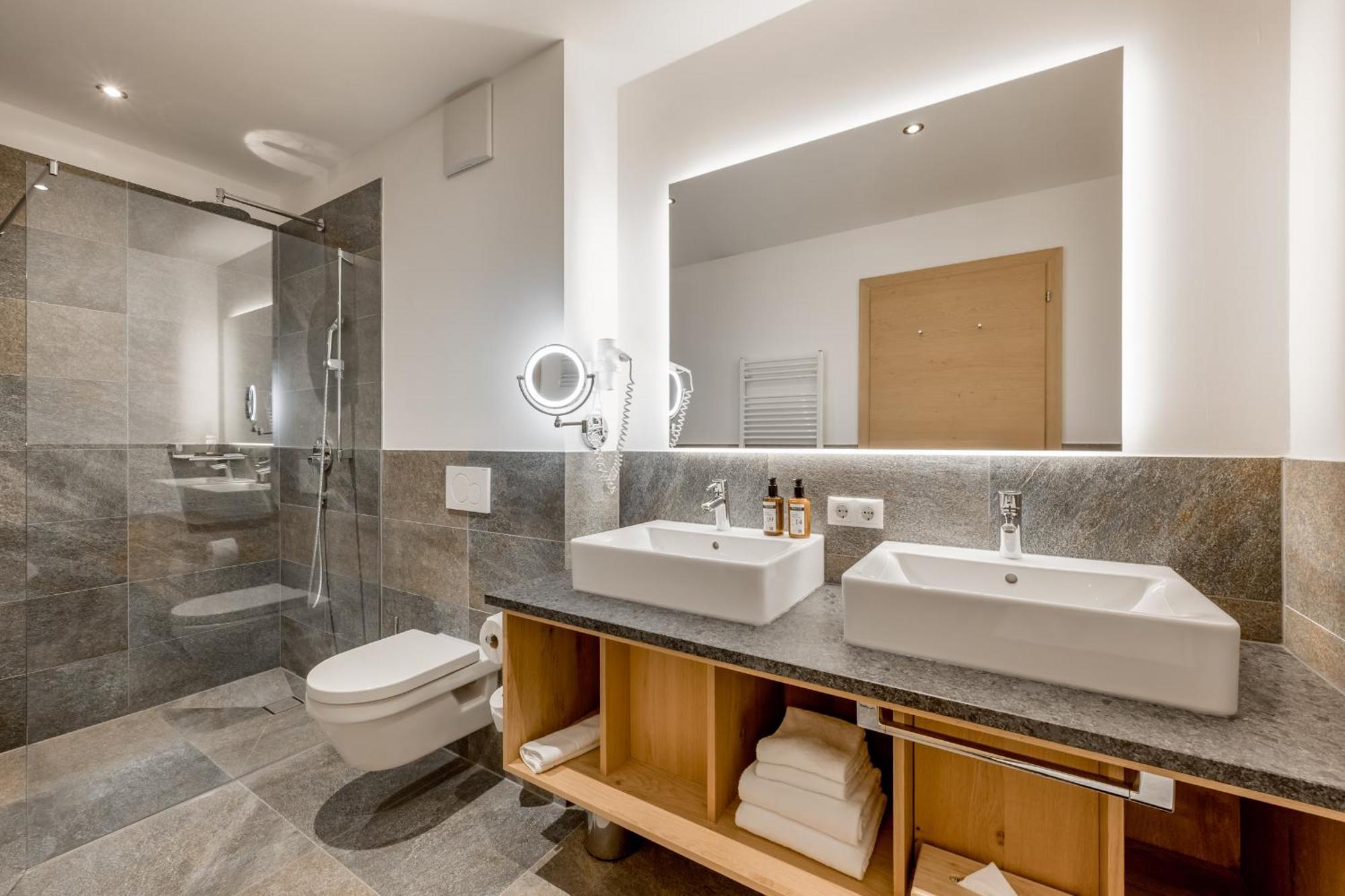Alpenparks Hotel & Apartment Arlberg Warth Mit Pool Екстер'єр фото