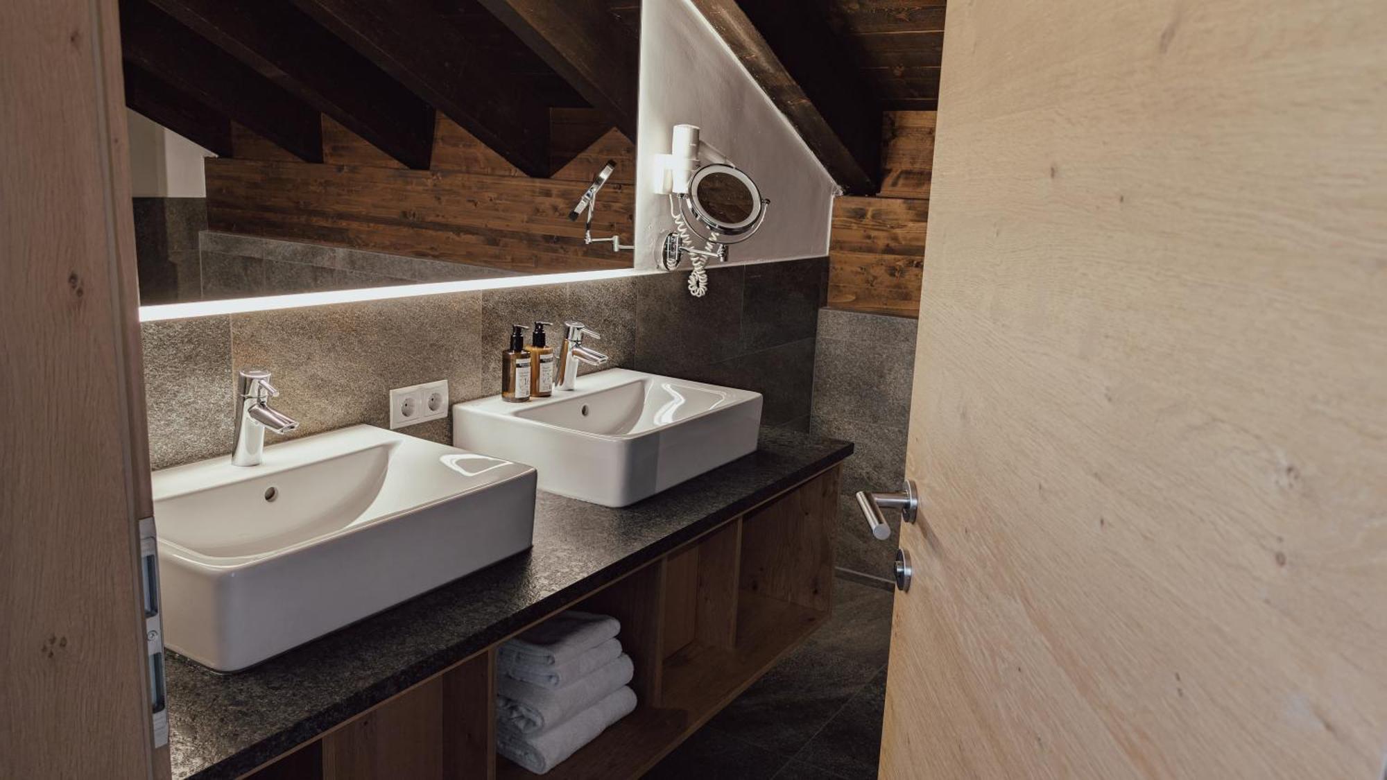 Alpenparks Hotel & Apartment Arlberg Warth Mit Pool Номер фото