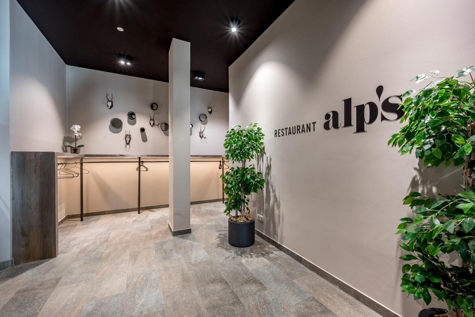 Alpenparks Hotel & Apartment Arlberg Warth Mit Pool Екстер'єр фото